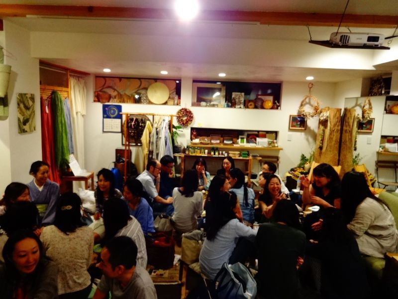 KyodoTokyo)Reders gathering.jpg